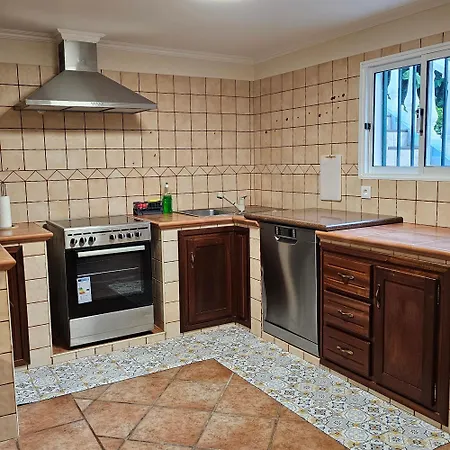 Joli Larano - Bbq In アパート *