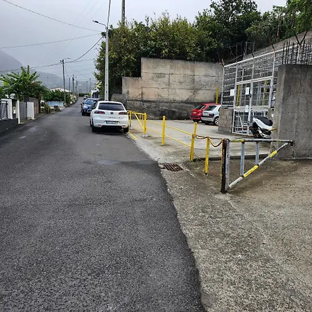 Joli Larano - Bbq In アパート