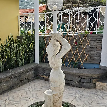 Joli Larano - Bbq In מצ'יקו