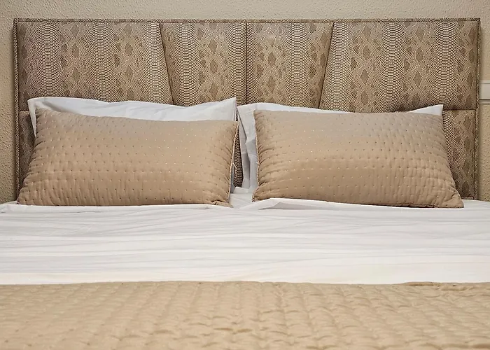 Joli Larano - Bbq In 아파트 마치코