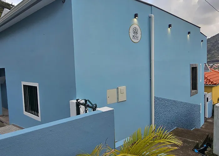 Joli Larano - Bbq In