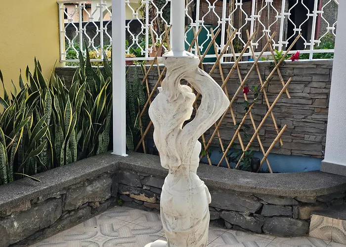 Joli Larano - Bbq In Машику